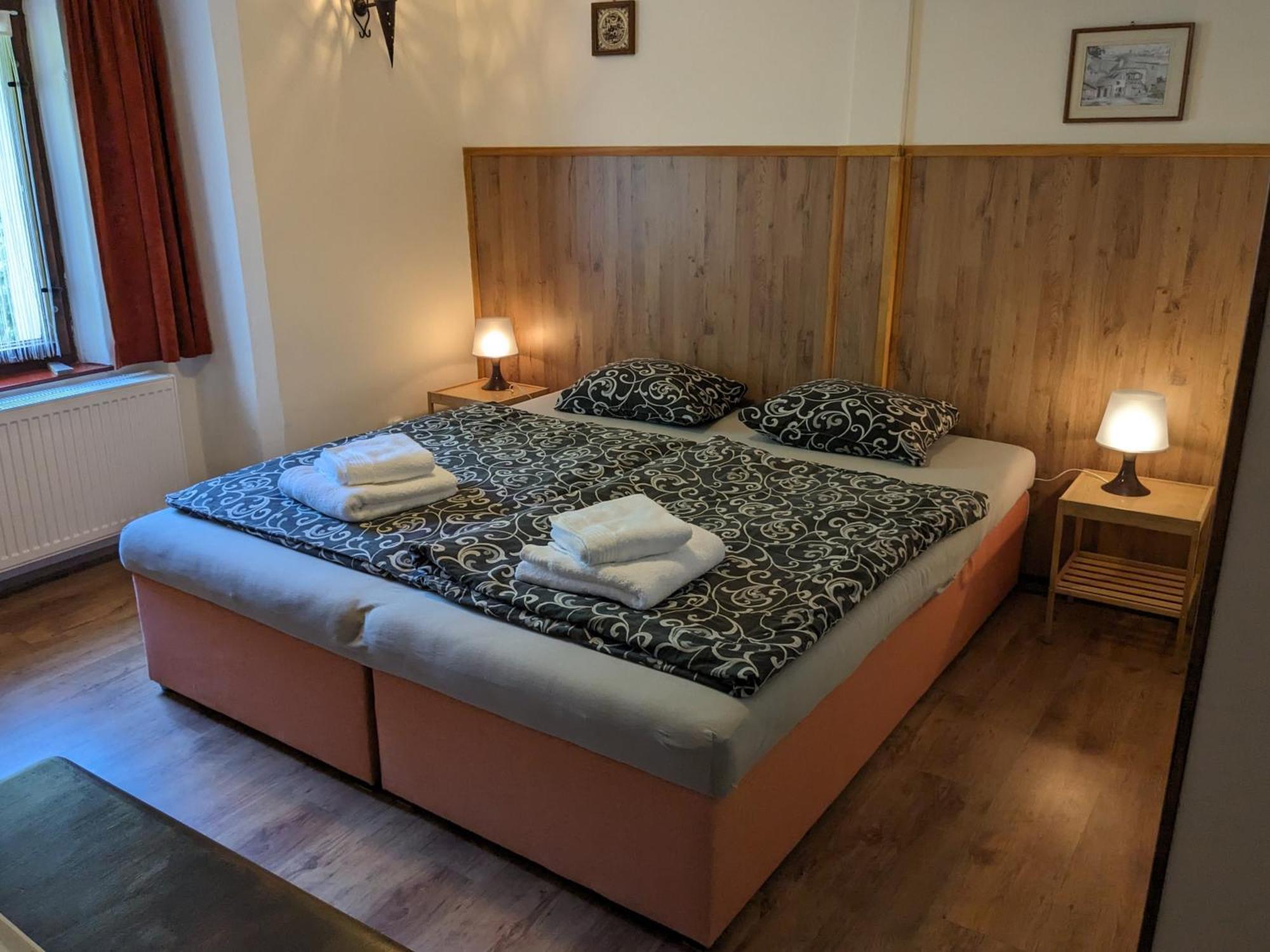 Bed And Breakfast Tvrz Velká Bukovina Εξωτερικό φωτογραφία