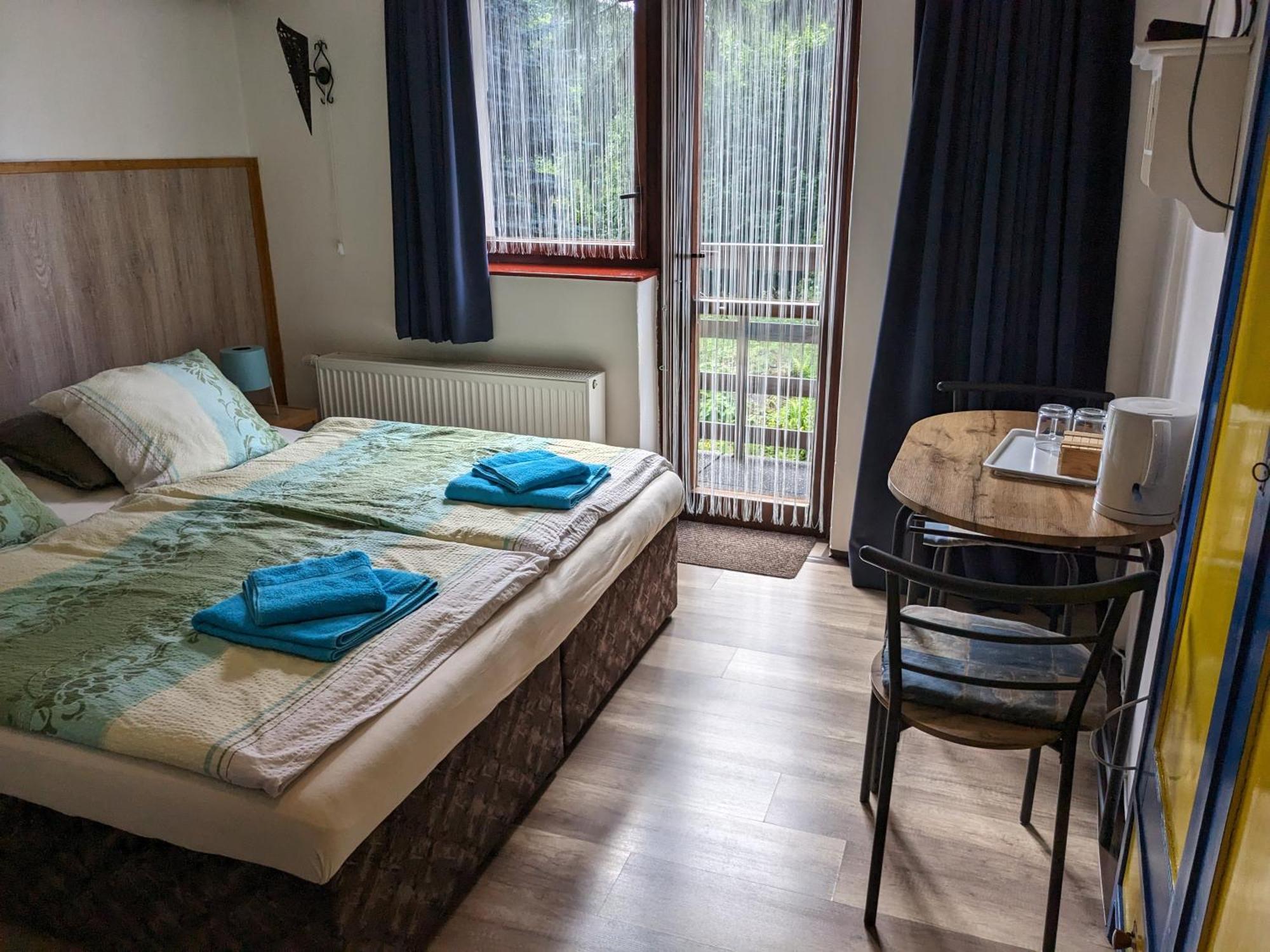 Bed And Breakfast Tvrz Velká Bukovina Εξωτερικό φωτογραφία